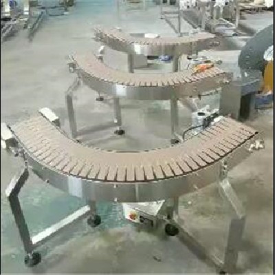 Bottle conveyor