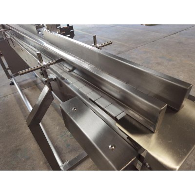 Bottle conveyor line 4