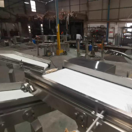 Packaging conveyor line