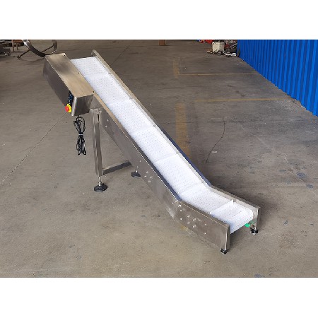 Single bend finished product conveyor