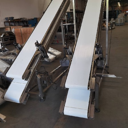 products conveyor