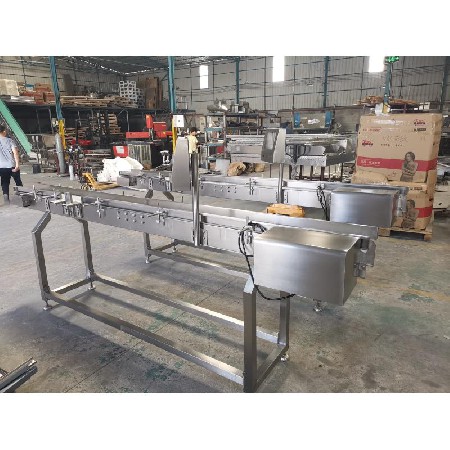 Bottle conveyor line 3